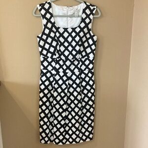 WHBM Diamond Geometric Print Dress 
Size 4